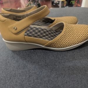 Revere Osaka Yellow Mustard Perforated Mary Janes